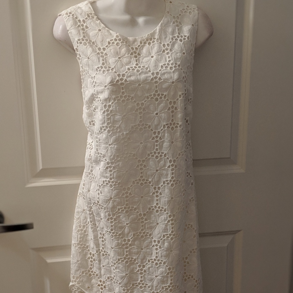 White Lace Dress💐🌺 Perfect for Spring